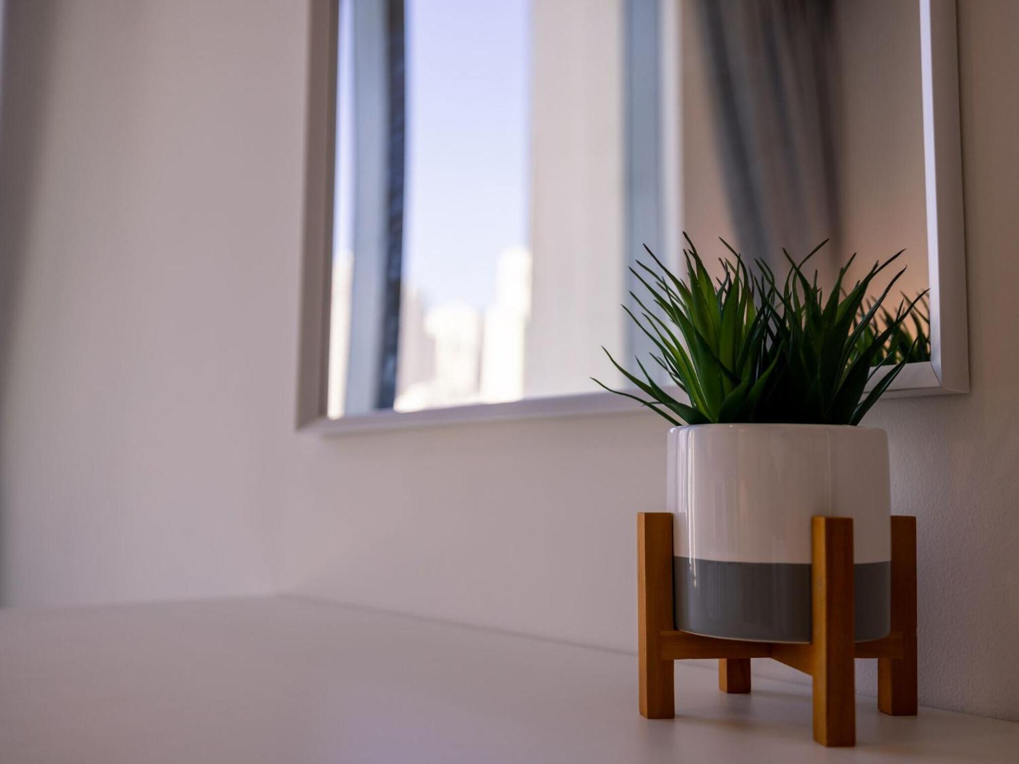 Luxurious Apartments Dubai Marina Views Pool Gym By Sojo Stay Exterior foto