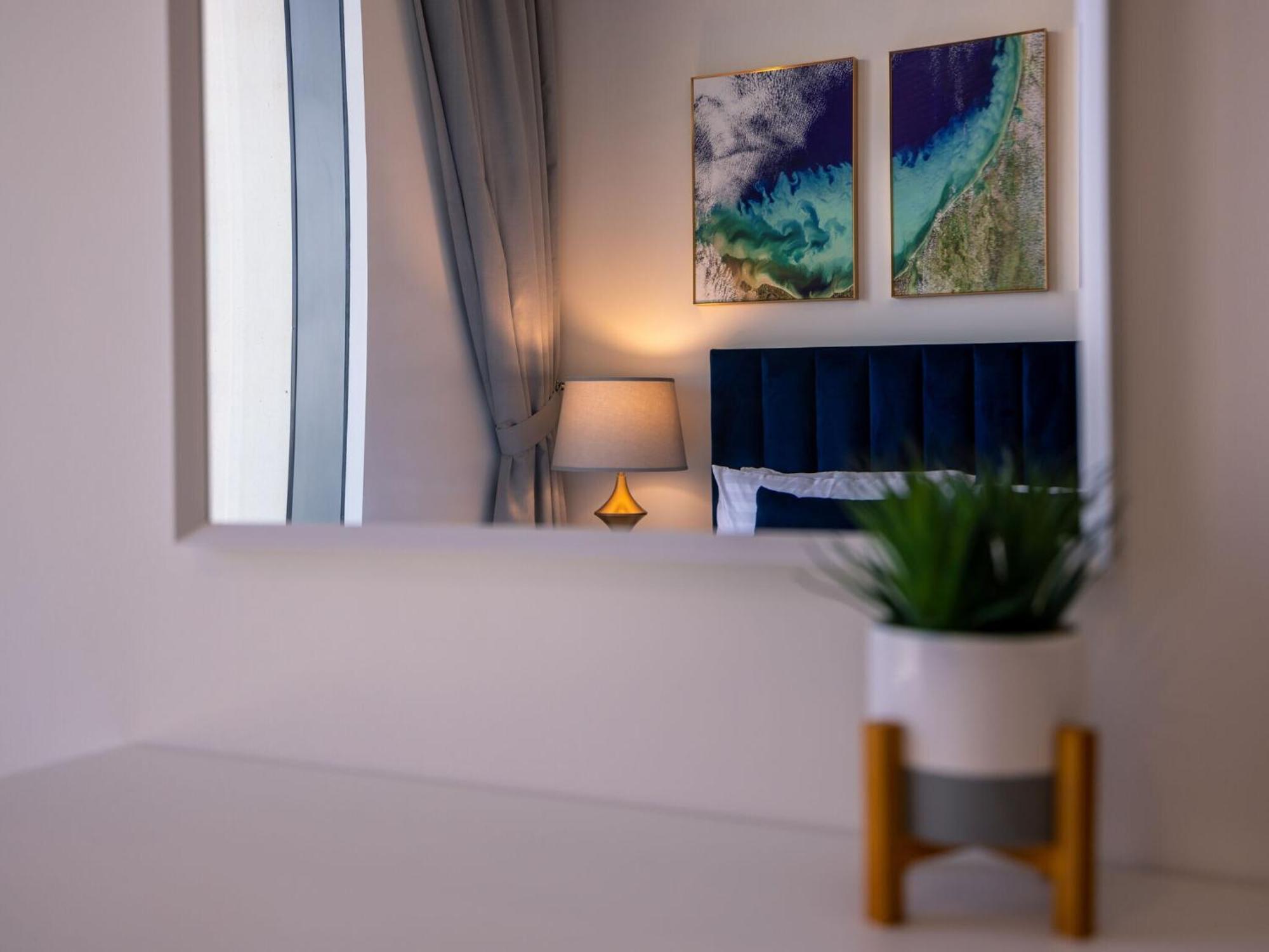 Luxurious Apartments Dubai Marina Views Pool Gym By Sojo Stay Exterior foto
